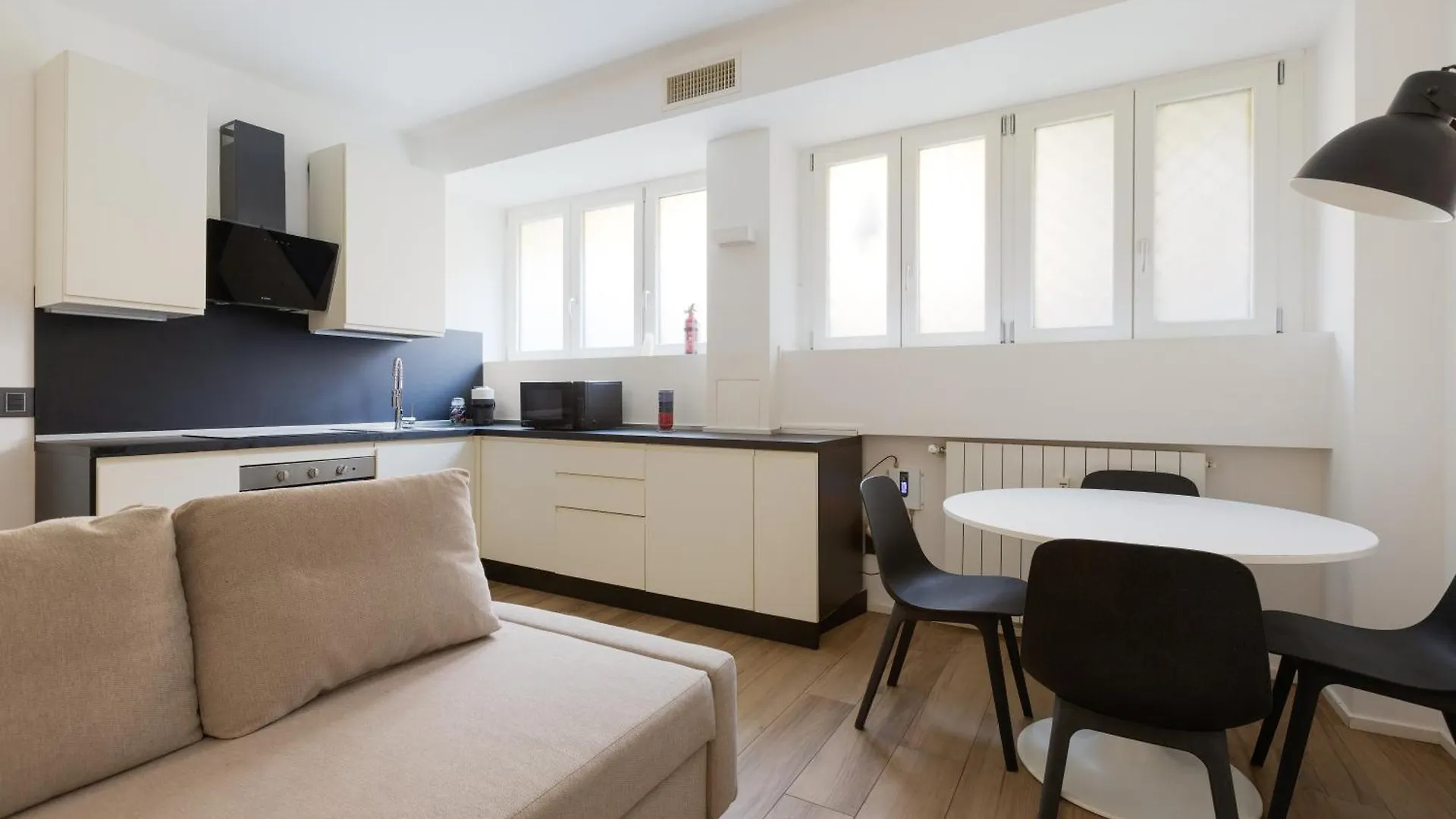 Affori Centro M3 Lovely Apartment ile iletişim